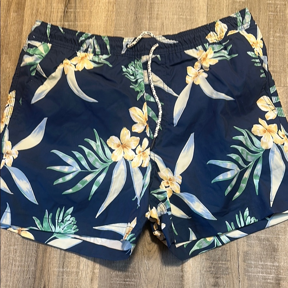 NWT American Eagle Outfitters Floral Swim Shorts in Navy and Green